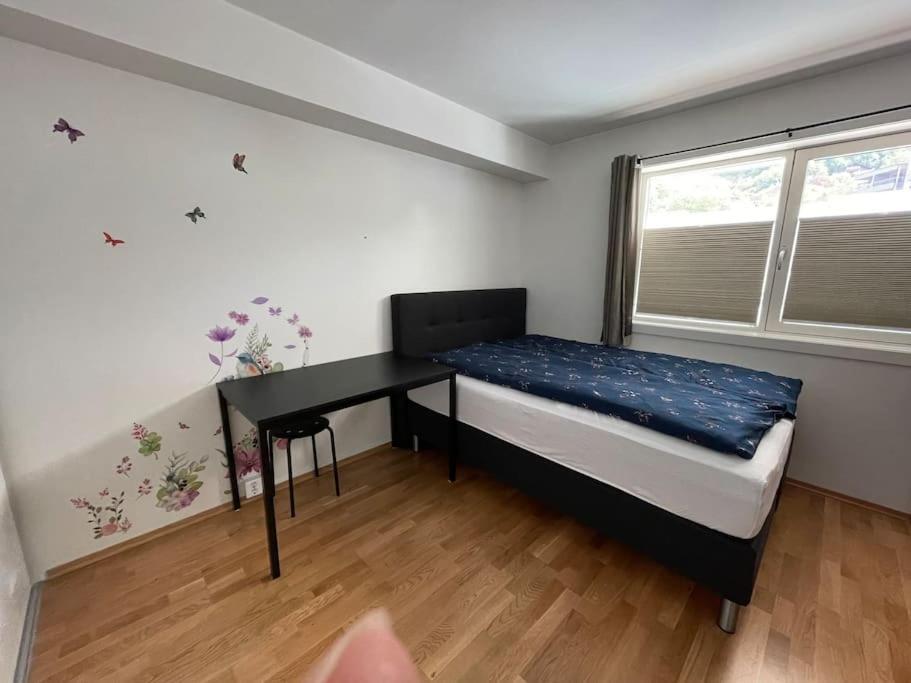 3 Sleeping Rooms For 82M2 Which Direct Traffic To Airport And City Center Bergen Kültér fotó