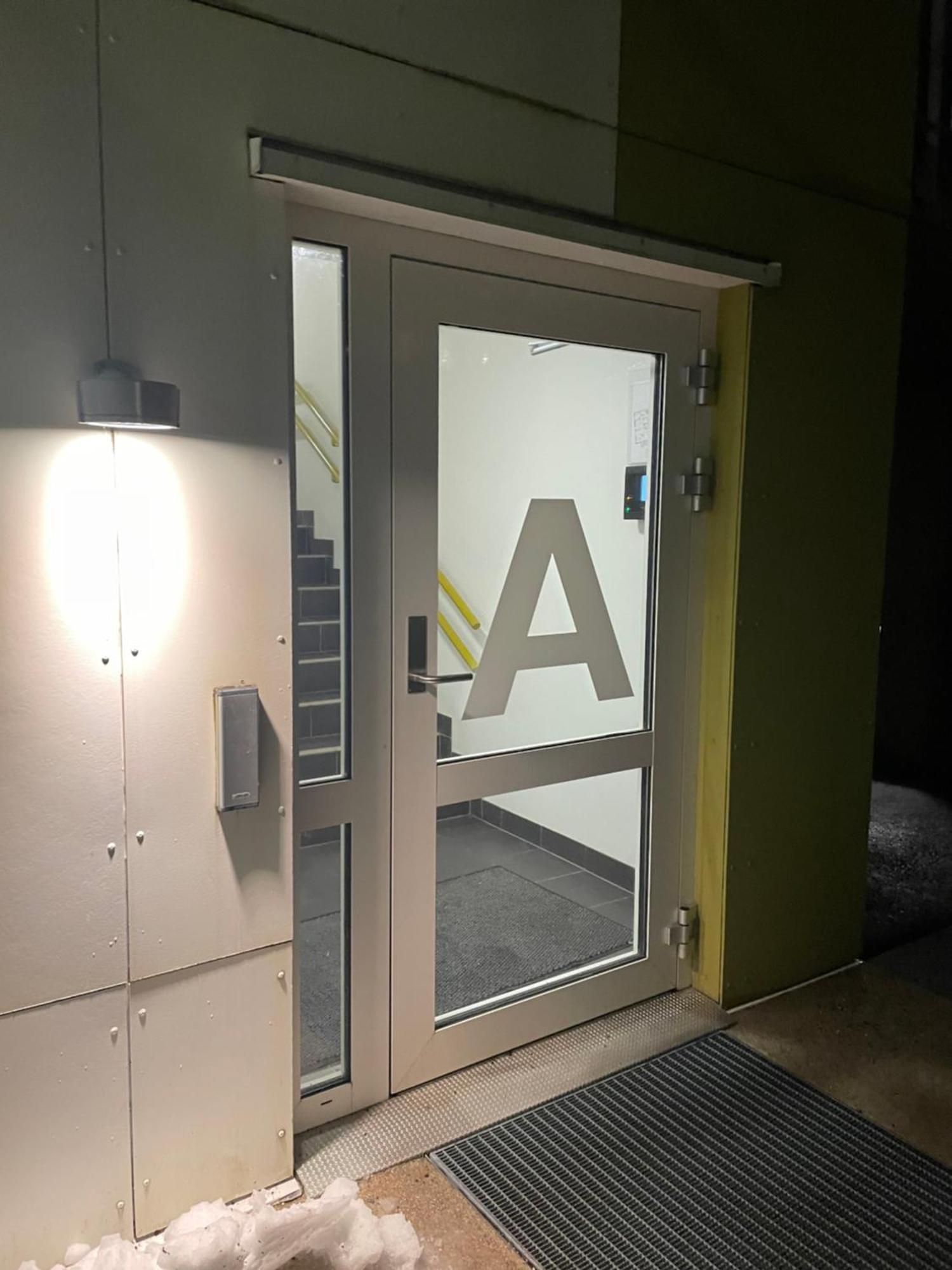3 Sleeping Rooms For 82M2 Which Direct Traffic To Airport And City Center Bergen Kültér fotó